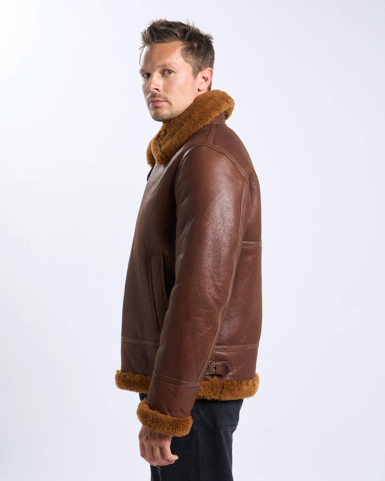 BOMBARDIER_CURLY_CARAMEL_5HOMME.webp BOMBARDIER CURLY CARAMEL HOMME