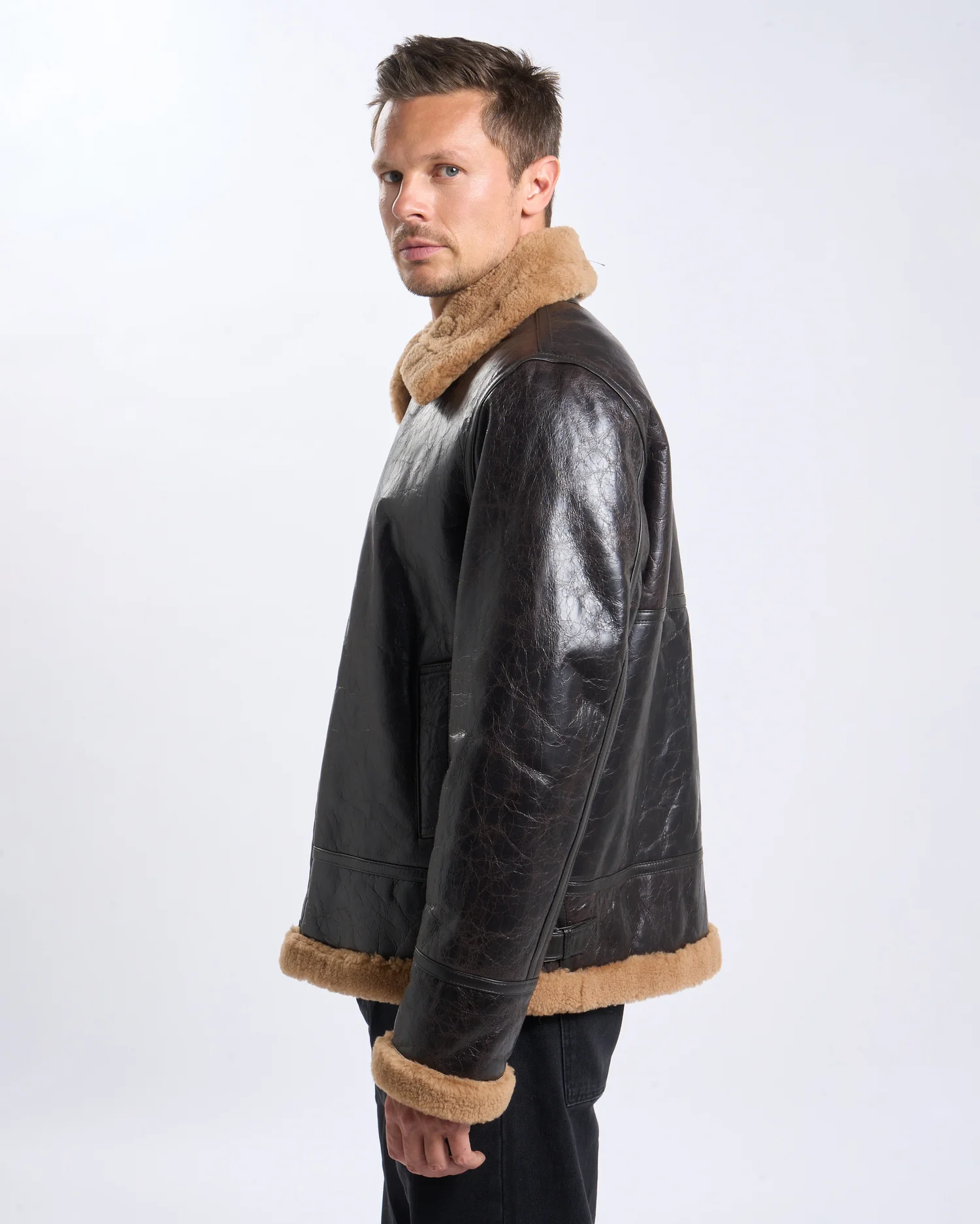 BOMBARDIER_MARRON__5VIEILLI_HOMME.webp BOMBARDIER MARRON VIEILLI HOMME