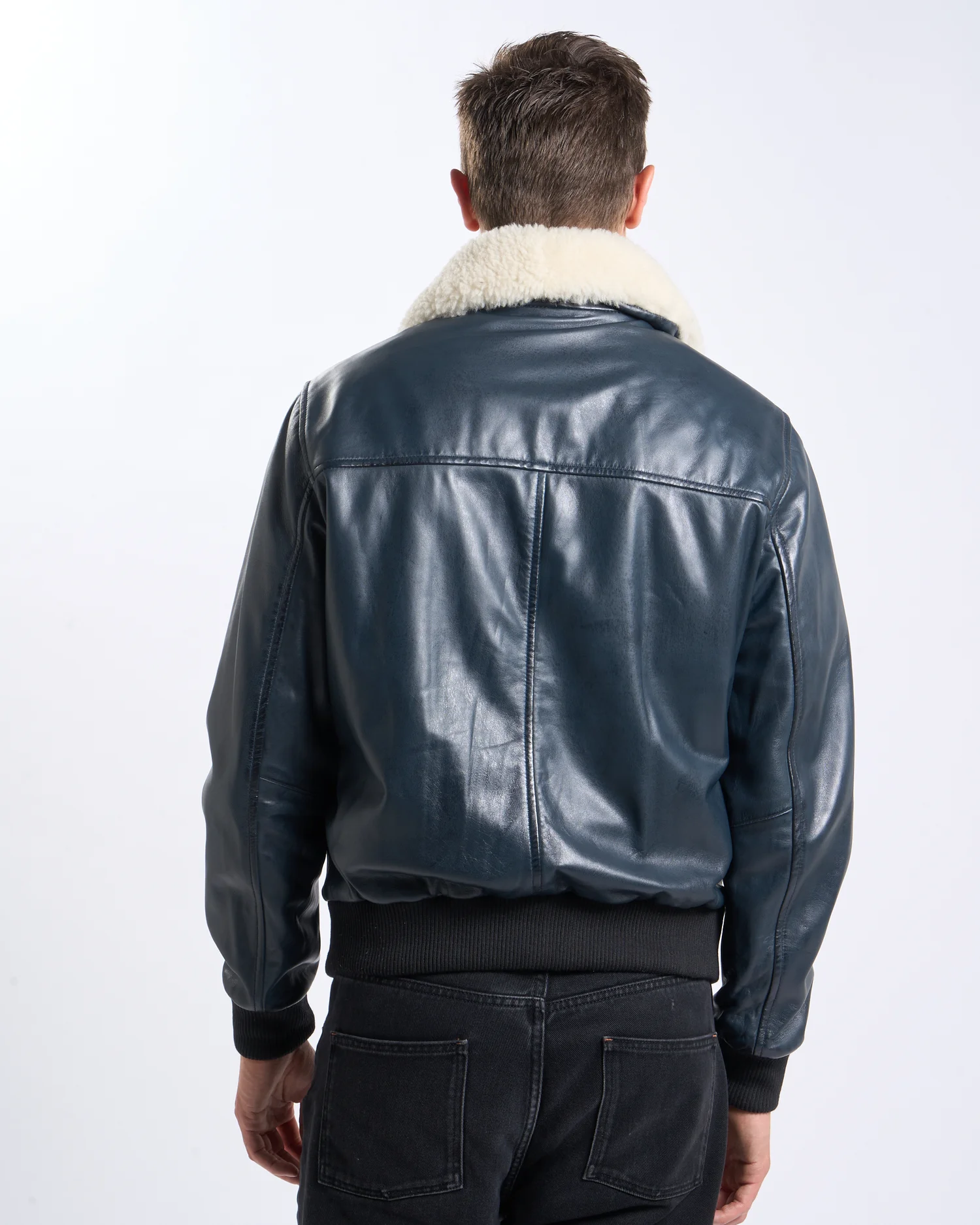 BUTLER_NAVY_COL_ECRU_5.webp BUTLER NAVY COL ECRU
